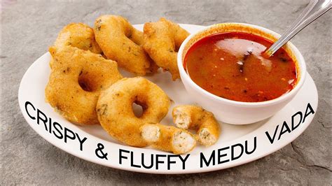 Medu Vada Recipe Fluffy And Crispy Sambar Ulundu Vadai Tricks