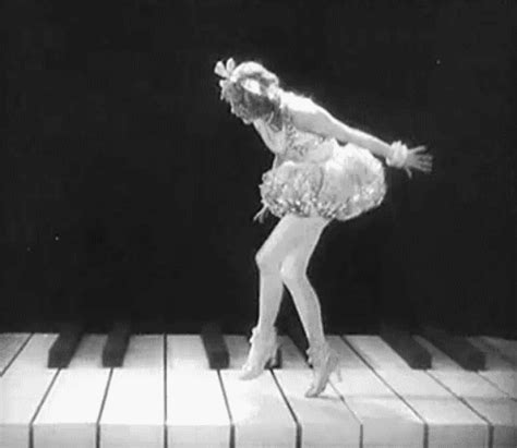 Piano Dancing