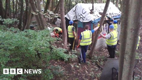 Arrests Made At Runnymede Magna Carta Squatters Eviction Bbc News
