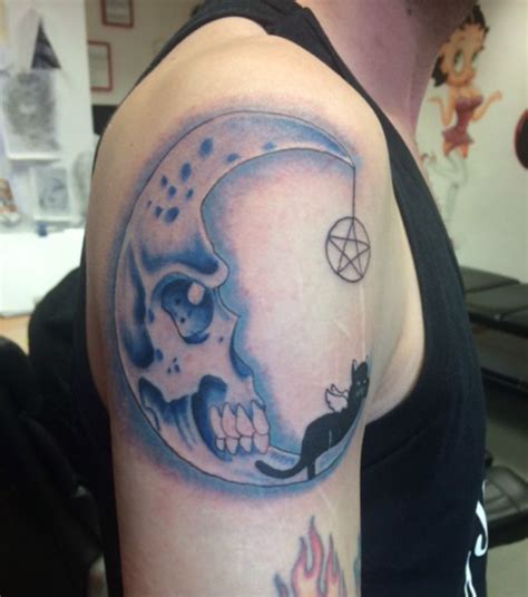 By dubuddha june 22, 2015. Crescent moon, skull moon, skull, black cat, blue shade, tattoo | Tattoos, Skull tattoo, Tattoo ...