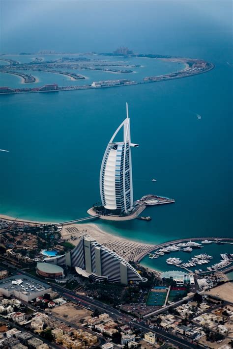 Essay On Dubais Palm Islands The Eighth Wonder