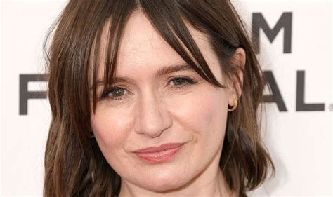 Emily Mortimer Husband The Incredible Story Of How She Met American