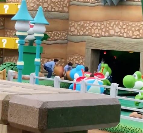Photos Video Stack Of Goombas Fall Onto Yoshis Adventure Ride In