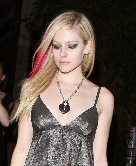 Jewelry By Jenny Dayco Avril Lavigne Wearing One Of Her Favorites