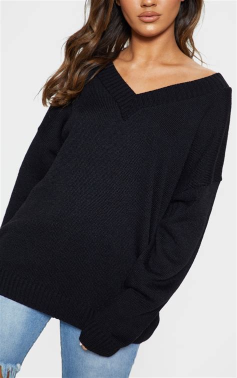 black v neck oversized jumper knitwear prettylittlething ksa