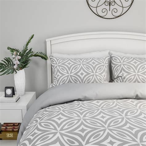 Comforter Set With Exclusive Radiance Design 3 Piece Fullqueen Bed Set