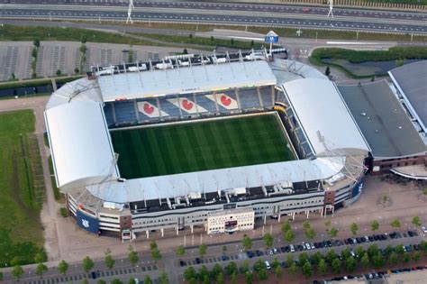 abe lenstra stadion es un estadio de fútbol ubicado en la ciudad de heerenveen en holanda