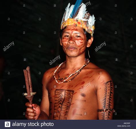 Tribu Nativa Del Amazonas Fotos E Imágenes De Stock Alamy
