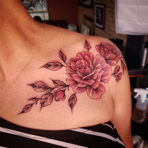 Tatuagem no ombro opções lindíssimas para se inspirar