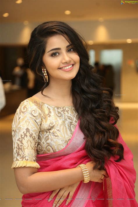 anupama parameswaran wallpapers top free anupama parameswaran backgrounds wallpaperaccess