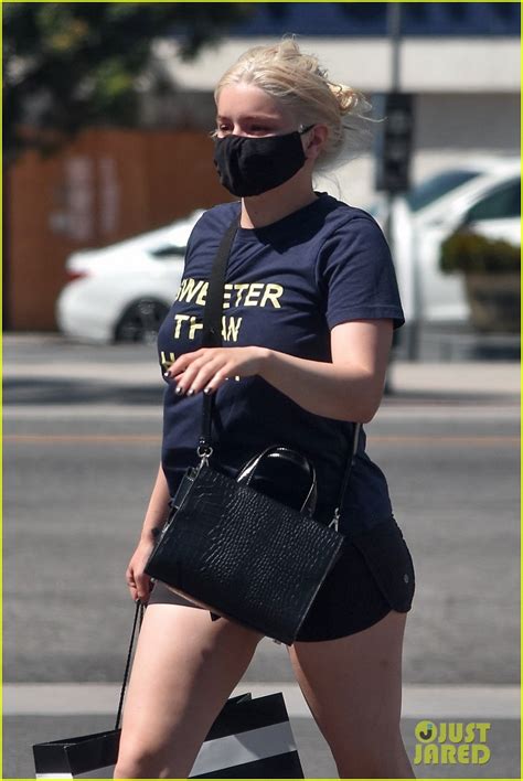 Ariel Winter Pulls Her New Blonde Hair Back During Trip To Sephora