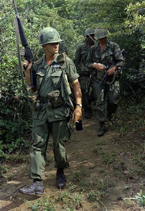 4th Infantry Division Soldiers In Vietnam 1967 620x900