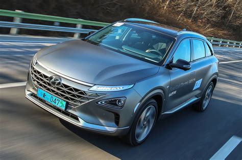 Hyundai Nexo FCEV (2018) early drive review: hydrogen v2.0 | CAR Magazine