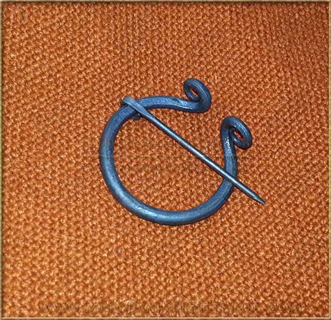 Accessories Cloak Pins And Clasps Penannular Iron Cloak Pin Clasp
