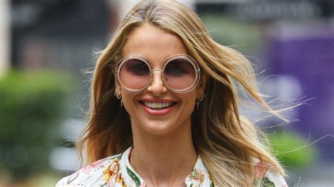 Pregnant Vogue Williams Is A Style Icon In Gorgeous Floral Tea Dress
