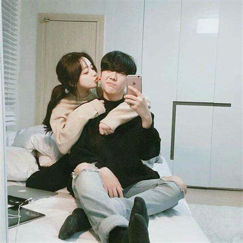 Pin By Mika On 1 Ulzzang Couple Couples Couples Asian