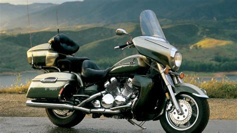 It is a premier touring motorcycle manufactured in two forms by yamaha from 1983 to 1993 and from 1999 to 2013. 2008 Yamaha Royal Star Venture - Moto.ZombDrive.COM