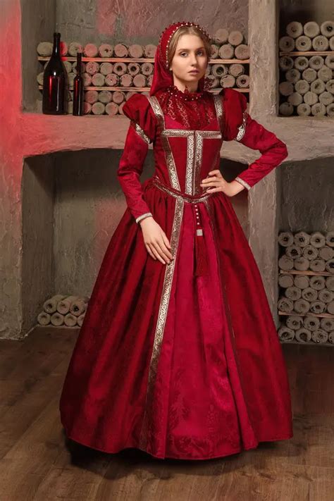 Women S Historical Costume Queen Of England An Extravagant Burgundy Dress In The Style Of