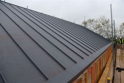 Sig Design And Technology Standing Seam Membrane Roofing On Luxury Housing