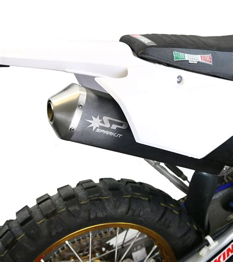 The akrapovic racing line represents a full step in the exhaust system tuning process and offers a great balance between price and optimum performance. WR450F Full Race Exhaust - Rebel X Sports Srl