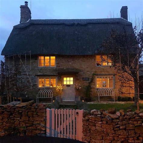 Pin by Stephanie Como on Cozy Little Cottage | Cotswolds cottage, Cottage renovation, Cottage