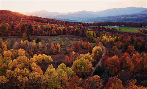 A Travel Guide To Fall Leaves In Vermont Best Spots To See Fall