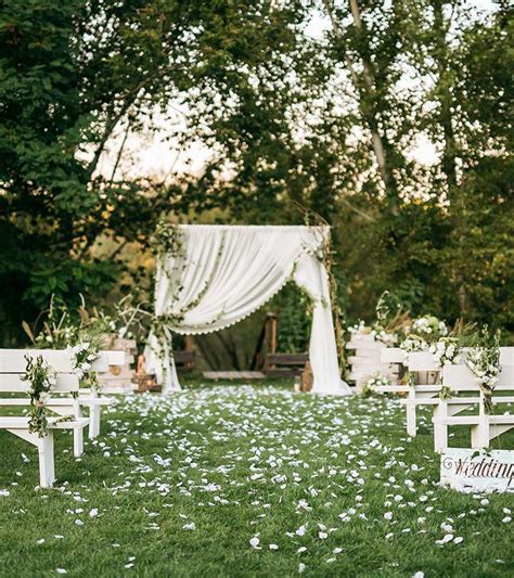 Dreamy Backyard Wedding Ideas For An Intimate Ceremony