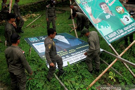 Bawaslu Tangerang Tertibkan Alat Peraga Kampanye Luar Ruang Antara News