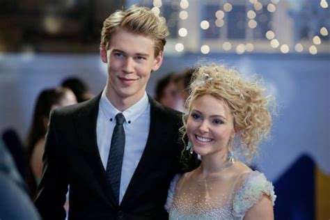 Carrie Bradshaw And Sebastian Kydd The Carrie Diaries Photo 35286830