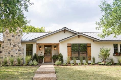Photos Hgtvs Fixer Upper With Chip And Joanna Gaines Hgtv Ranch