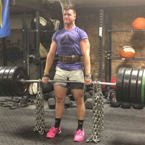 This video by alan thrall, a strongman coach and owner of untamed strength, offers some good. When, Why, and How You Should Wear a Weightlifting Belt ...