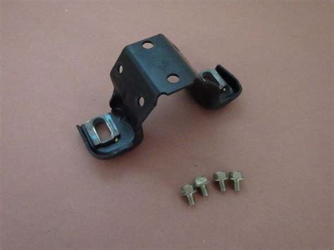 Find Steering Column To Dash Mounting Bracket Chevy Caprice Impala