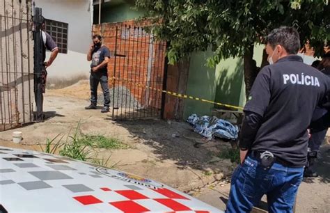 i7 notícias jovem morre baleada por motociclista em bairro de marília