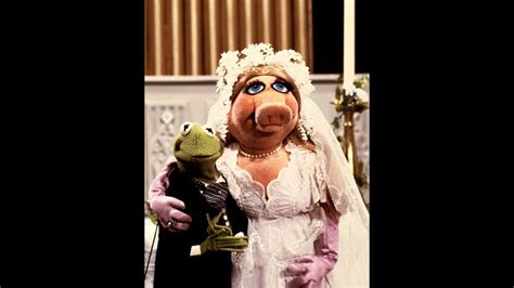 Miss Piggy And Kermit A Love Story Cnn