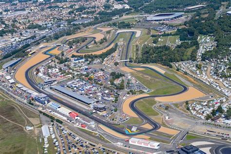 Forza motorsport 7 3 lap race against pro ai at circuit de la sarthe le mans with the 2015 porsche 919 hybrid. Circuit permanent des 24 Heures du Mans (Le Mans) - 2020 ...