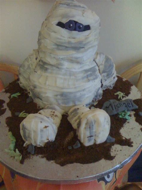 Halloween Mummy Cake Made By Samantha Jenkins D How To Make Cake
