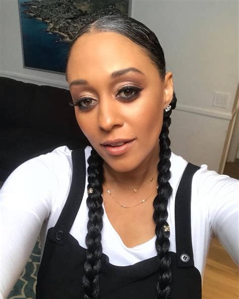 tia mowry 🇧🇸🇺🇸 actress author businesswoman cornrows natural hair baddie hairstyles curly