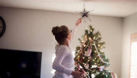 In order to do this, you need to take. Tips for making your Christmas tree look fresher and last ...