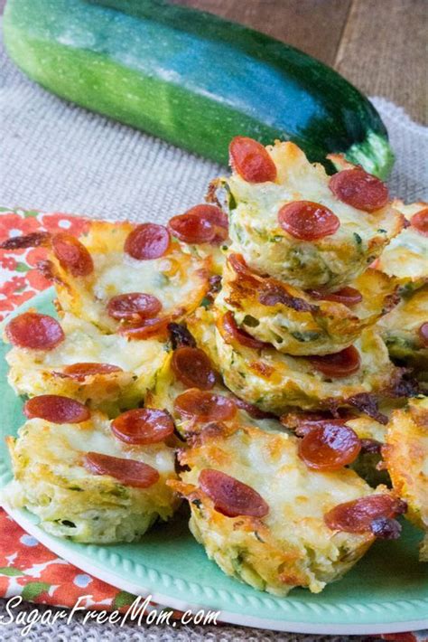 Topped with sauce, mozz, and mini pepperonis, zucchini makes a surprisingly adorable base for pizza. Mini Zucchini Pizza Bites | Recipe (With images) | Recipes ...