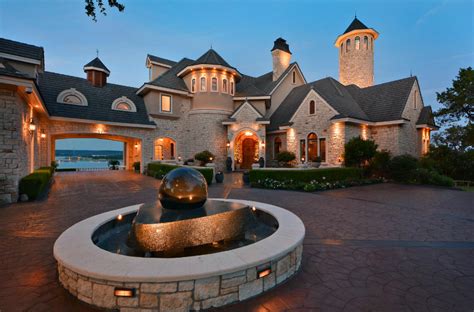 Great log home designs should be appealing from every angle, even if they're optimized toward a spectacular view or feature. $9.25 Million Lakefront Mansion In Lago Vista, TX ...