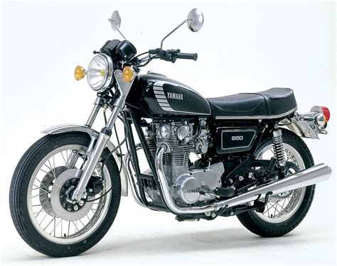 The engine and gearbox are unit construction with the crankcase split horizontally for ease of assembly whereas almost all contemporaries in its class in 1968 are either unit. Yamaha XS650 Gallery - Classic Motorbikes