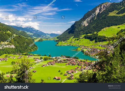 Lake Lungern Valley Brunig Pass Switzerland Foto De Stock Editar Ahora