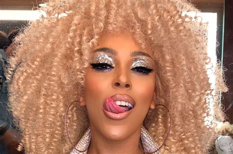 Amala ratna zandile dlamini (born on october 21, 1995 in calabasas, california), better known by her stage name doja cat, is a rapper, singer, songwriter, producer and dancer. Doja Cat es cancelada en Internet por comentarios racistas ...