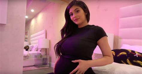 Kylie Jenner Pregnancy And Birth Video Popsugar Celebrity