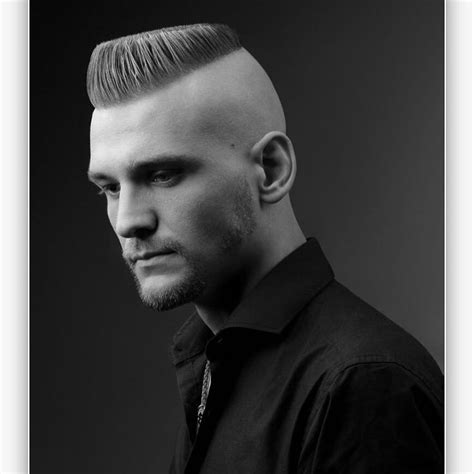 Coiffure homme, Coupe de cheveux barbe, Coupes de cheveux des militaires