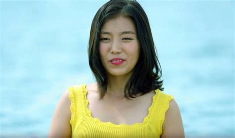 Korean Woman Farts At Beach Chaos Ensues Branding In Asia