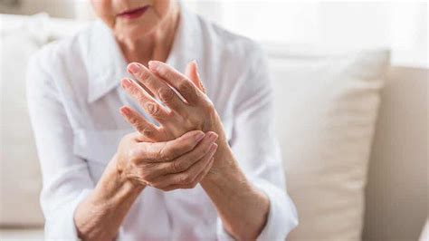 Brazo Izquierdo Dormido A Qué Se Debe Y Qué Hacer Mejor Con Salud