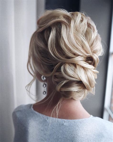 The french twist is an updo all women with medium length hair must always have in their collection. 10 Updos for Medium Length Hair - Prom & Homecoming ...