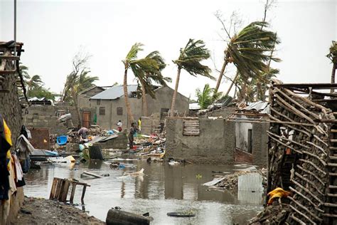 Cyclone Idai Hundreds Feared Dead As Tropical Storm Batters Zimbabwe