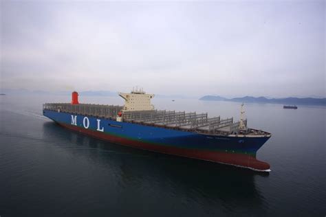 Notre châssis en acier pour conteneurs 20 ft transport tous les conteneurs iso ainsi que les conteneurs swap de 7,15 m swap, 7,45 m swap, 7,82 m. Le porte-conteneur géant du japonais MOL en escale inaugurale au Havre - Maritime